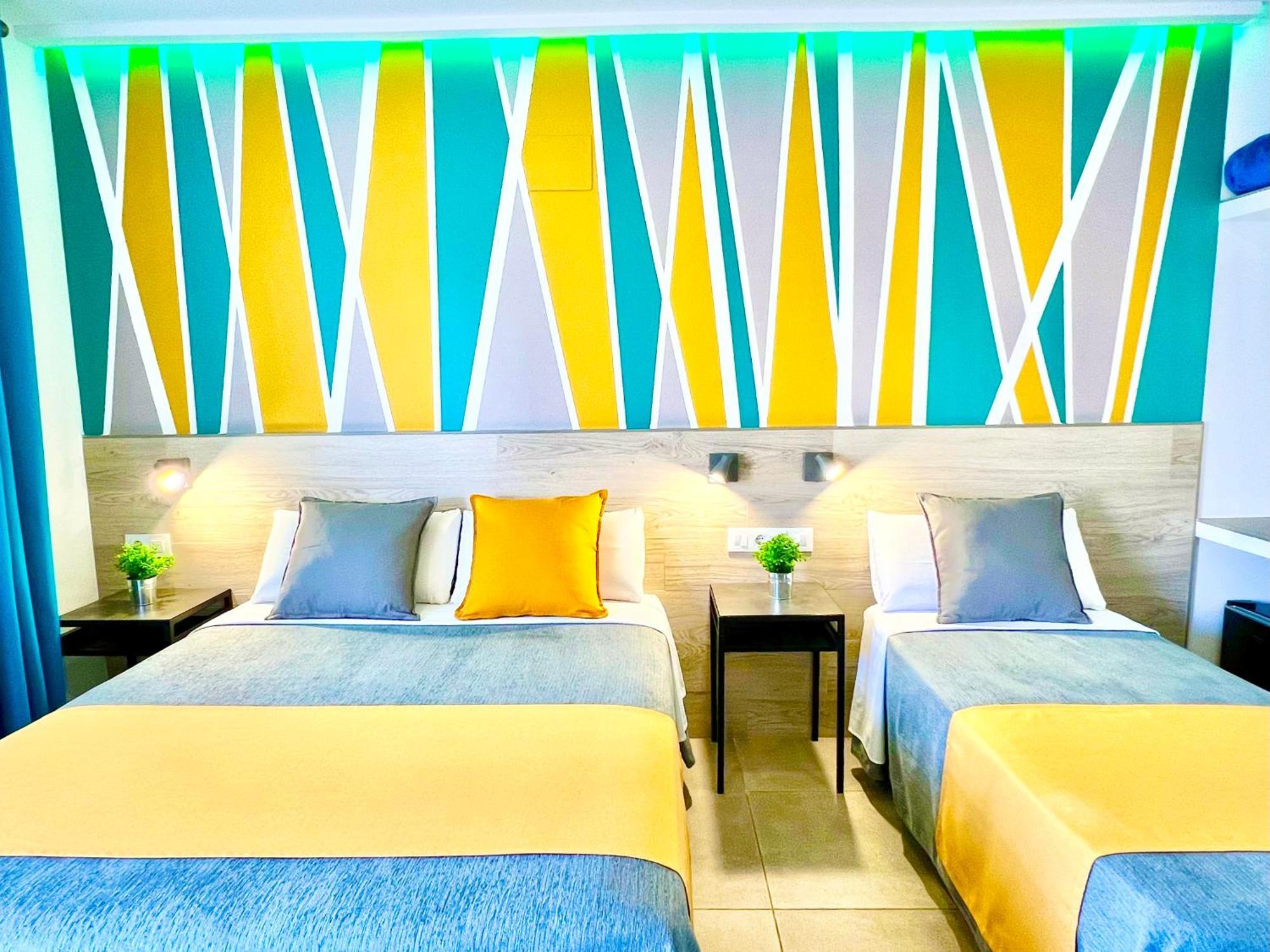 Dori Rooms Hostal Tarifa Bagian luar foto
