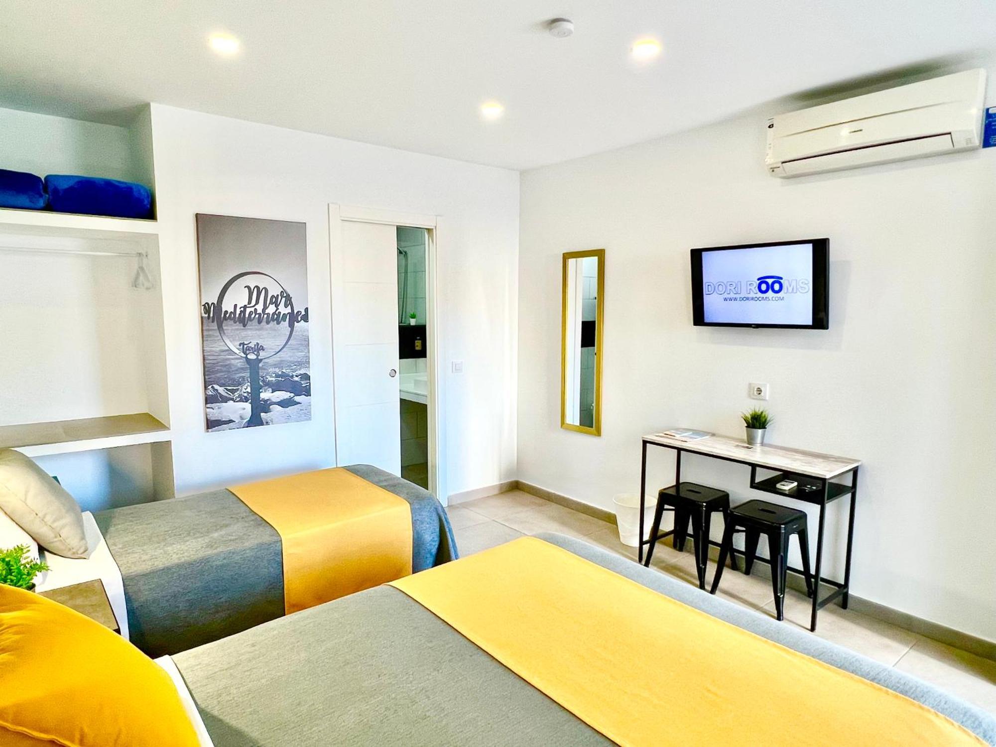 Dori Rooms Hostal Tarifa Bagian luar foto
