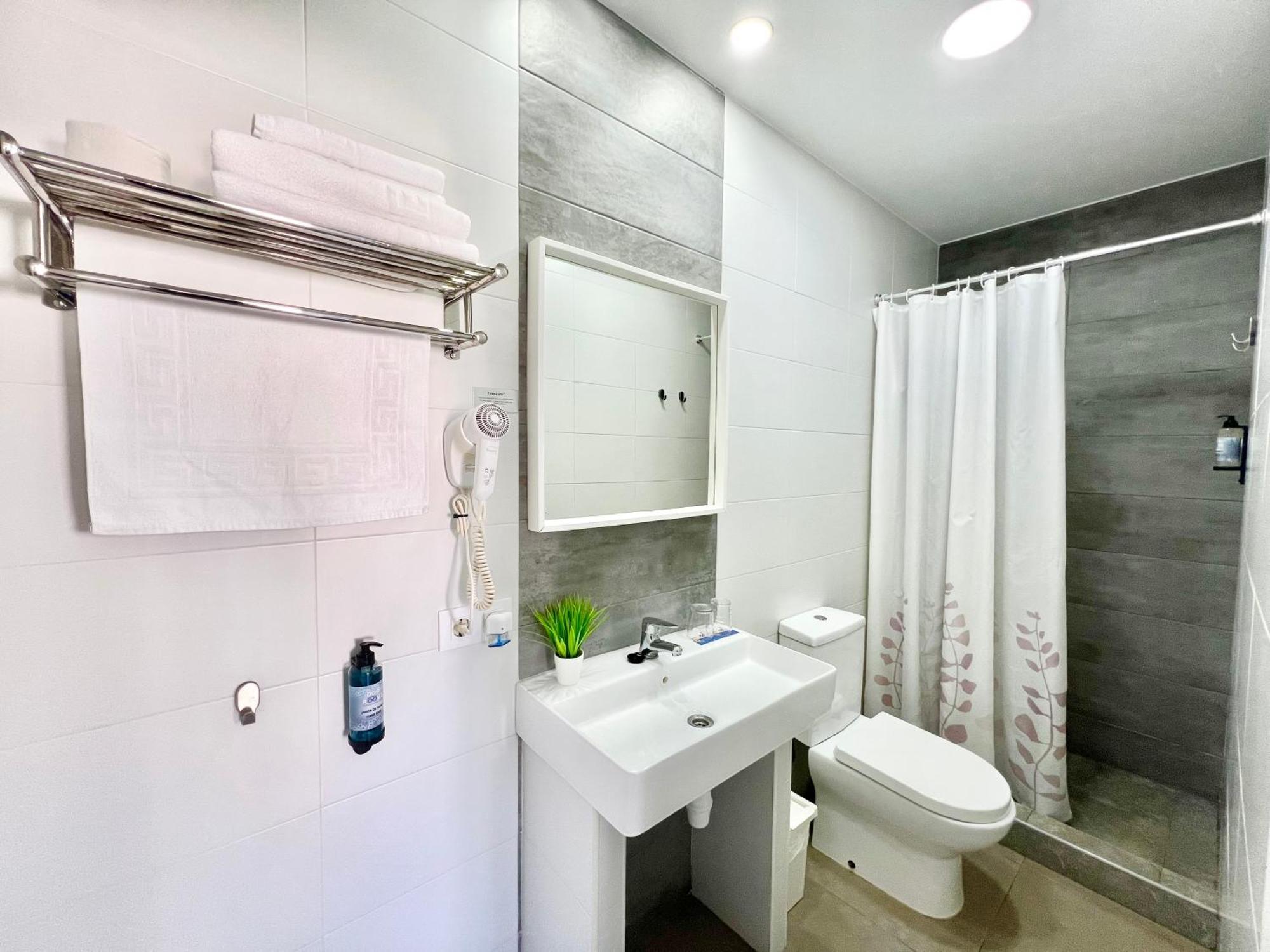 Dori Rooms Hostal Tarifa Bagian luar foto