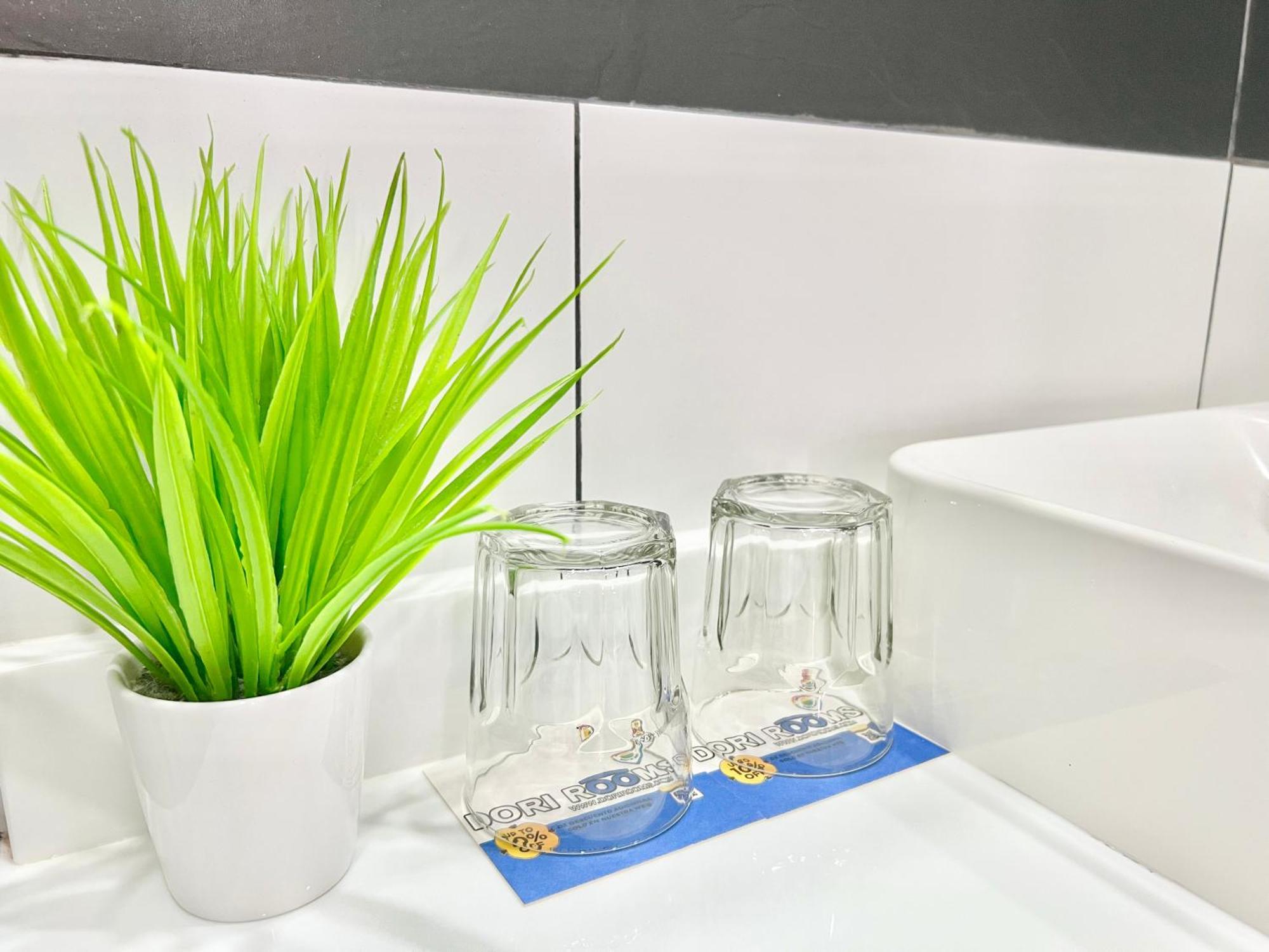 Dori Rooms Hostal Tarifa Bagian luar foto