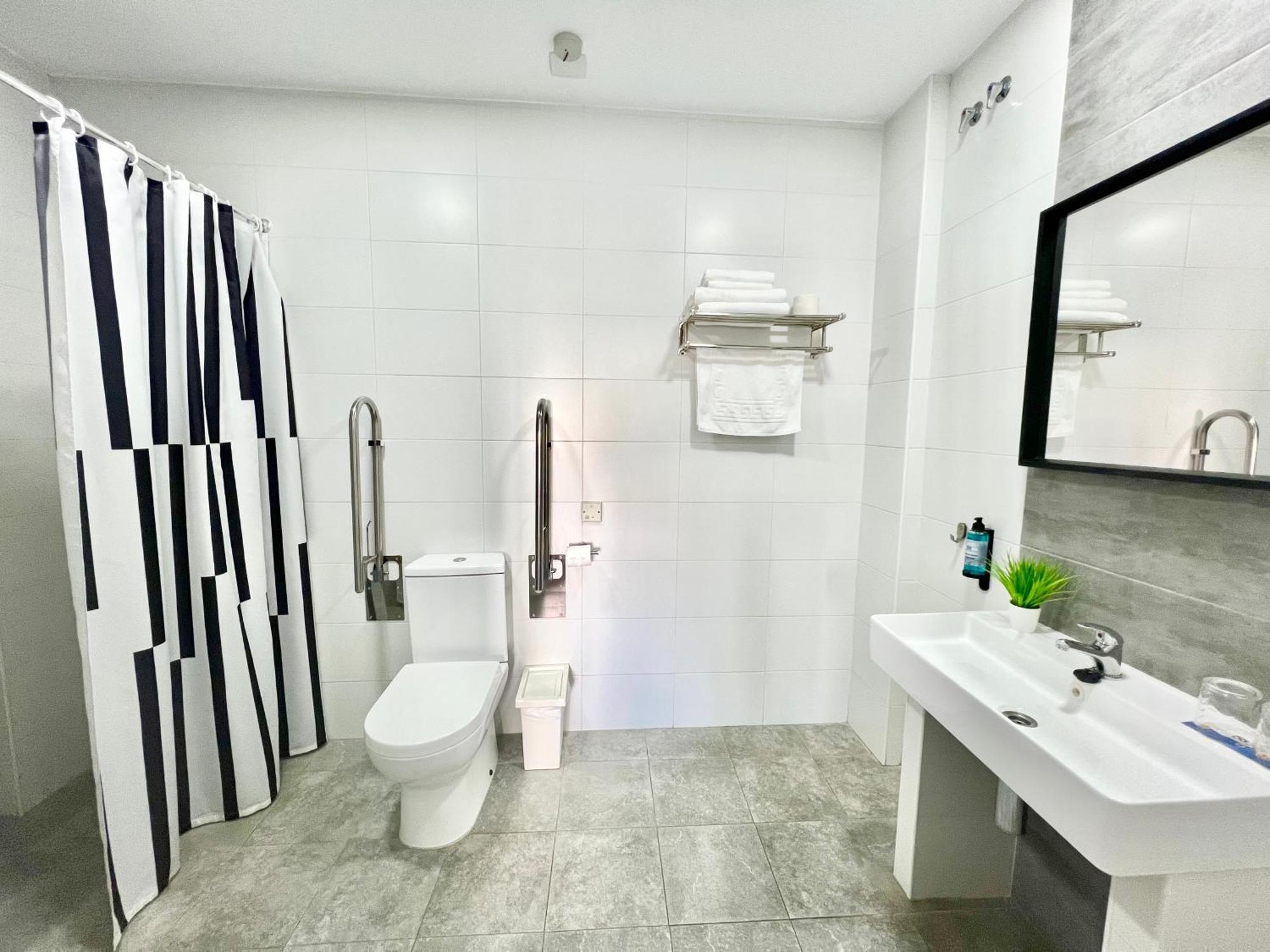 Dori Rooms Hostal Tarifa Bagian luar foto